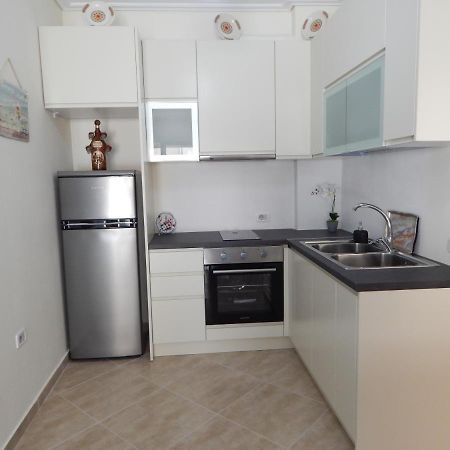 Modern Spacious 1 Bedroom Flat Next To The Beach Vlorë エクステリア 写真