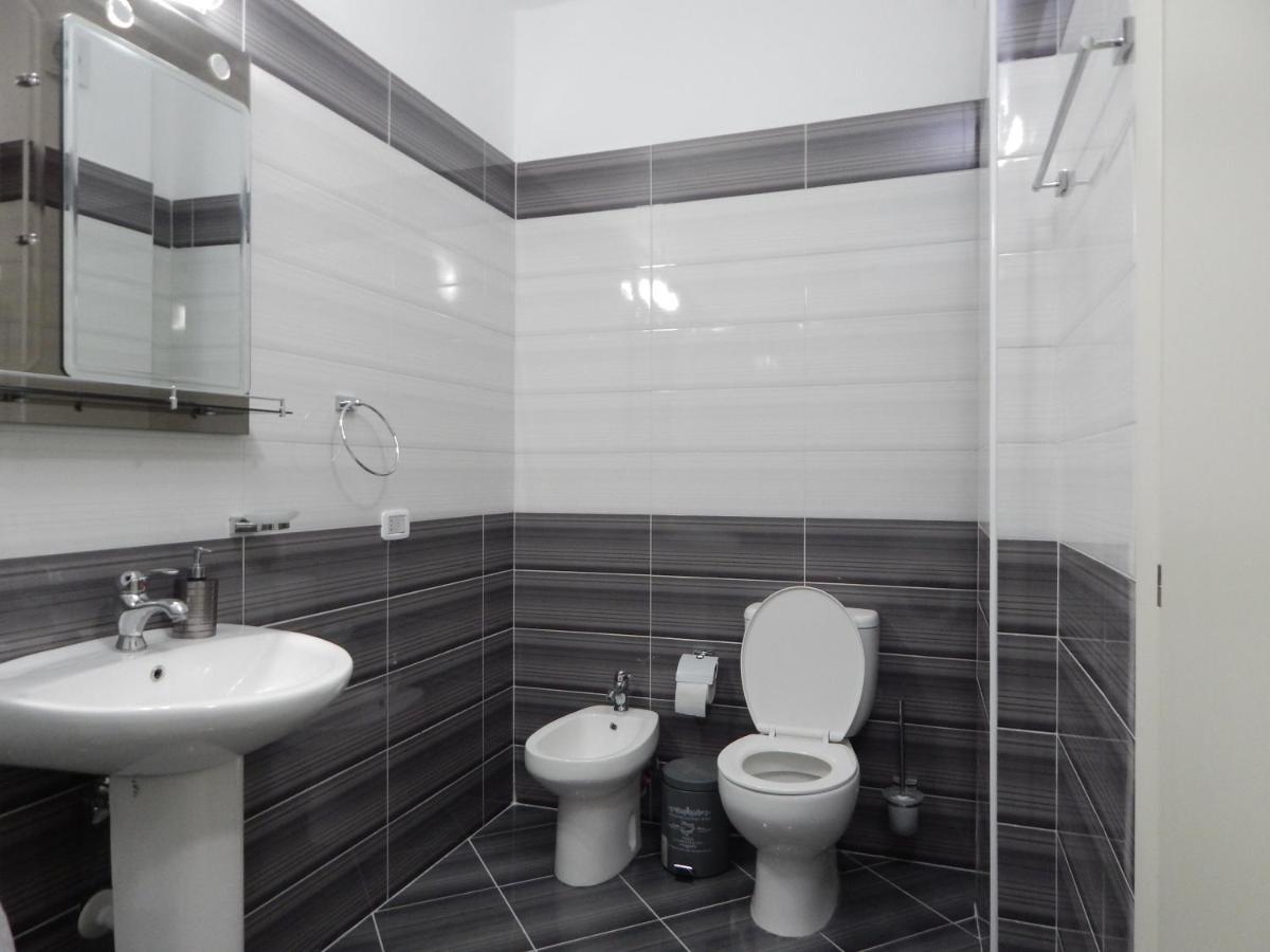 Modern Spacious 1 Bedroom Flat Next To The Beach Vlorë エクステリア 写真